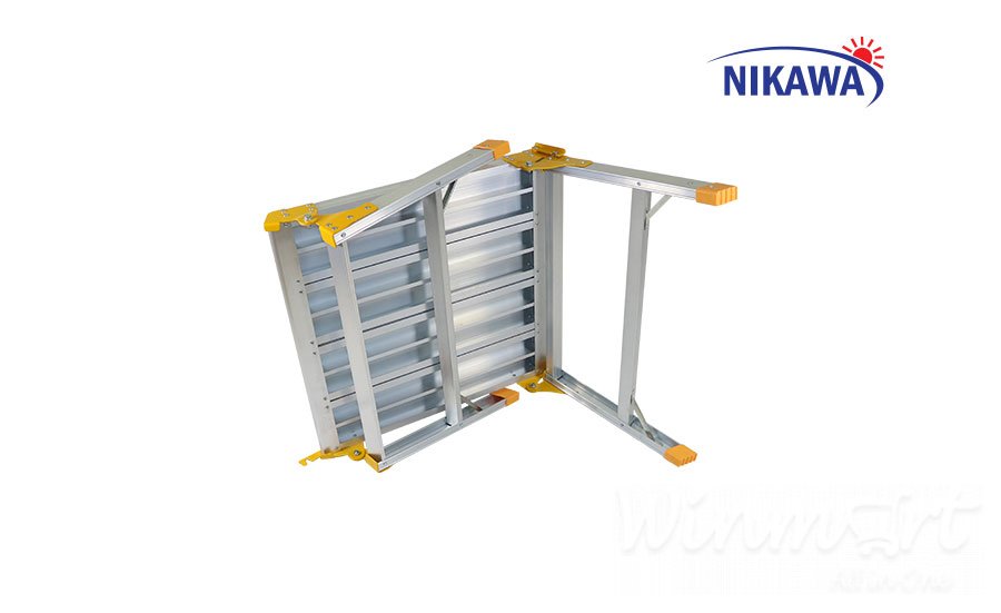 Thang bàn NKC-45 có thể gấp gọn và dễ dàng di chuyển