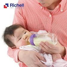 Bình sữa PPSU cổ rộng của Richell dung tích 260ml màu tím 