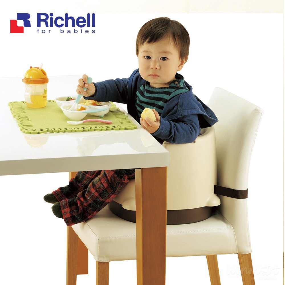 Ghế đúc liền khối điều chỉnh được độ cao cho bé hàng chính hãng Richell