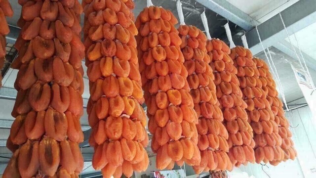 Hồng sấy dẻo tự nhiên hộp 1000g nhập khẩu từ Hàn Quốc