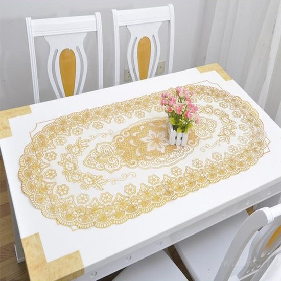 Khăn nhựa trải bàn có họa tiết dập nổi sang trọng